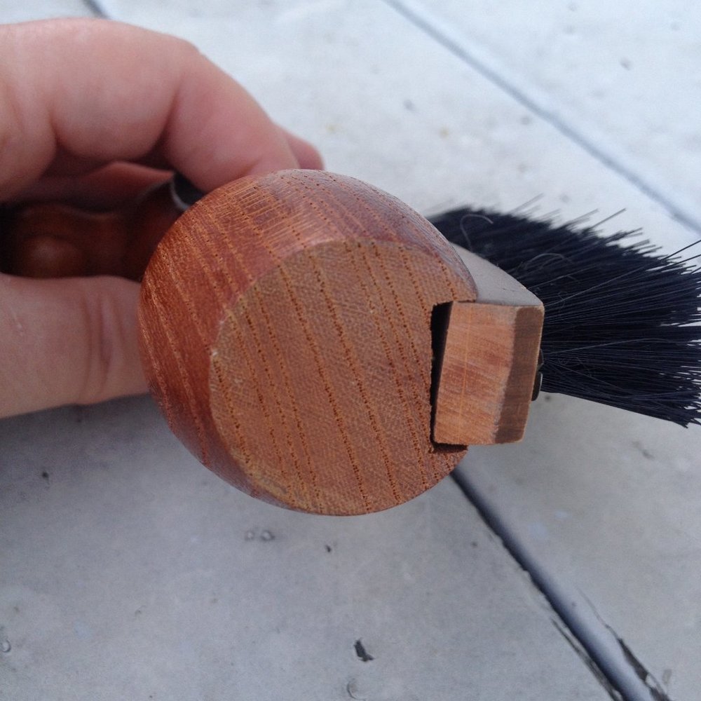 Novelty Retro Antique Dog-Shaped Valet Clothing Lint Brush - Picture 5 of 7